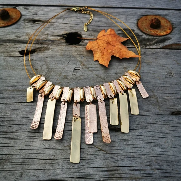 Elegant Gold and Silver Necklace - Picture 1 of 10